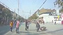 短短十六秒，骑摩托，可以摔两次
