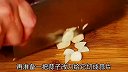 胡萝卜炒肉丝许多人第一步就错了，难怪不好吃，大厨教你正确做法