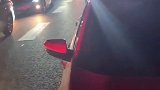车主知道堵车，自己带了一碗饭，没想到堵车堵到了晚上，到处找吃的……搞笑 热门 高速 堵车