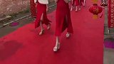 新娘出嫁现场请外援，伴娘团惊艳出场