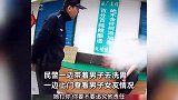 情侣吵架男子被赶出家门，喝洗头液赤裸上身大哭求助民警：能先帮忙和解吗