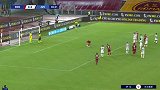 第31分钟罗马球员韦勒图点球进球 罗马1-0尤文图斯