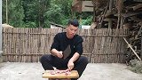 在农村这样吃排骨火锅，一边取暖一边吃美食，真是人间美味