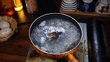 羊肚菌煲汤最佳做法搭配，羊肚菌煲汤最佳搭配是金针菇和瑶柱