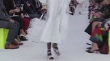 秀场时尚新趋势 纯白造型风格 让女生更有魅力