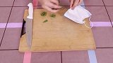 窗户上挂根葱，用途厉害了，好多人不知有啥用