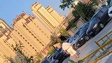 大连男子不满收费大闹停车场：我是公安局老范局长