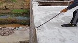 高空拆模板，工人师傅是这样操作的，大大减少了工作危险！