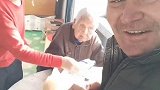 来看看老丈母娘  记录老人 关爱老人 我的生活日记