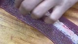今天来的顾客都是金庸迷，非要把肉串做成倚天屠龙刀？