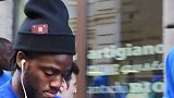 欧冠赛前瓦伦全队游览都灵城 巴舒亚伊：不如听歌！