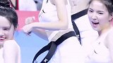 拉拉队队长朴姬兰 的跆拳道表演，笑起来也太好看了吧！ 卜卦dj