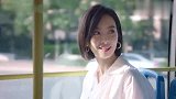 公交车上被学生叫阿姨，还说30多岁，都不配迷恋鹿晗了。