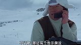穿一件衬衫在大雪山拍戏，还不用替身，成龙大哥真是个狠人啊