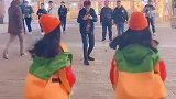 我家的两个小情人，跳舞耍帅起来，还真没男生什么事了！