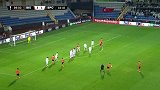 第99分钟伊斯坦布尔球员阿莱克西奇射门 - 打偏