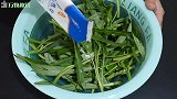 炒空心菜容易变黑怎么办？学会这个技巧，做出来颜色翠绿更加美味