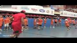 篮球-13年-罗斯马德里行 篮球训练营秀胯下暴扣-花絮