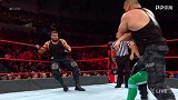 WWE-18年-RAW第1309期：双打赛 痛苦大师VS当地摔跤手集锦-精华
