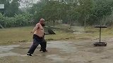 九十多斤大鞭，被农村大哥一挥，这气质杠杠的！