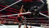 WWE-15年-RAW第1135期：佩奇遭尼基压制DQ逆袭-花絮
