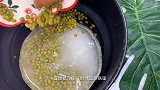 给大家做一个自制绿豆沙，方法很简单，味道很好！