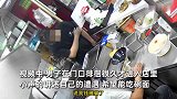 男子被骗身无分文，饭店老板免费请吃面：他走之后，生意立马变好