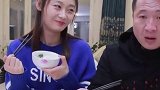 爸，吃饭说这么恶心的话，真的好吗