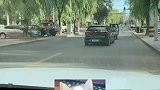 媳妇提车第一次开车上路，老公跟随其后保驾护航