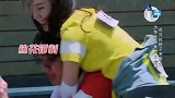 林依晨热巴好不容易从王祖蓝手里抢来椅子，任嘉伦又来抢他们的！