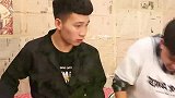 大妈为了50万把女儿卖掉，八年后女儿成老板，回到家后泪流