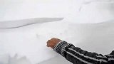 这下够猛的 宝马X5雪地失控暴力碰撞