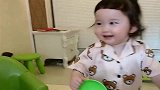 三天没挨打的小情人，现在就已经膨胀成了这样，一点不给老娘面子