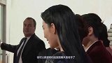 张馨予响应号召摆地摊，大方介绍生意经验，网友：可以去开画展了