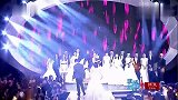 10对成功牵手的情侣重回舞台，令全场沸腾，场面壮观孟非都看呆
