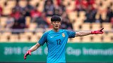 国足准门神次次神扑力保国门 颜骏凌不仅人帅技术也高超