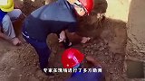 两千多年前的古墓：墓主人身着金缕玉衣，还发掘出四枚帝印