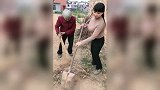 大妈平时邋遢土掉渣，学会化妆后直接变网红