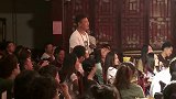 岳云鹏抱女观众不松手，于谦急眼！郭德纲忙去拉尝尝得了