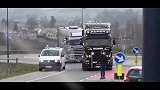 奥迪带爆闪又怎么样，我公路之王难道没他帅嘛