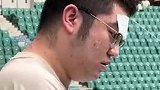 来到工体参与京沪大战TIFO布置的球迷超过百人
