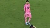 输球后梅西没有与任何人打招呼，直接返回了更衣室