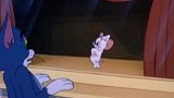《猫和老鼠》汤姆这是怎么了，手伸那么长给杰瑞致命一击！