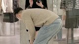 这位小哥肯定是个强迫症患者
