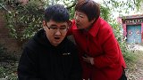 光棍相亲，女方按年龄要彩礼，男子怒娶哑女为妻，结果赚大啦