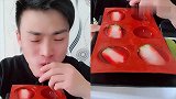 吃冰小伙子直播了，草莓水果冻一口咬下去超过瘾，是我向往的生活