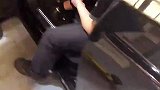 为了避免你遭受袭击，请不要在车辆维修期间指手画脚