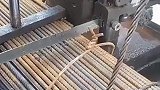 用电锯锯钢筋，涨见识了