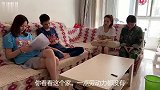 女儿打工八年低调回家，哥嫂逼她和母亲去捡垃圾，亮出身份真解气
