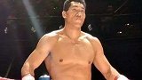 中国2米12巨人制造拳坛悲剧，一拳打伤对手脖子，担架抬走送医